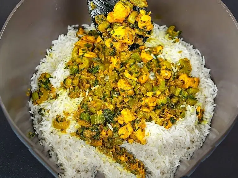 ایستگاه شکموها؛ اگه با کرفس فقط خورشت درست میکنی باخت دادی پلوش محشره