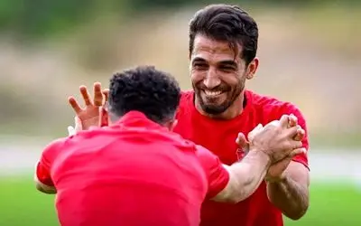 وحید هاشمیان کاپیتان پرسپولیس را تنبیه و بایکوت کرد؟