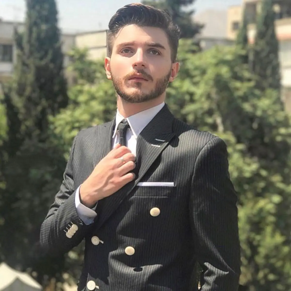تیکه و شوخی مجری با امین حیایی و دارا حیایی ؛ ماجرای آقازاده چیست!