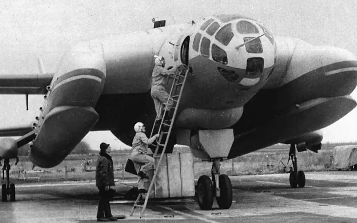 http___cdn.cnn.com_cnnnext_dam_assets_210125170602-vva-14-airplane-bw-2