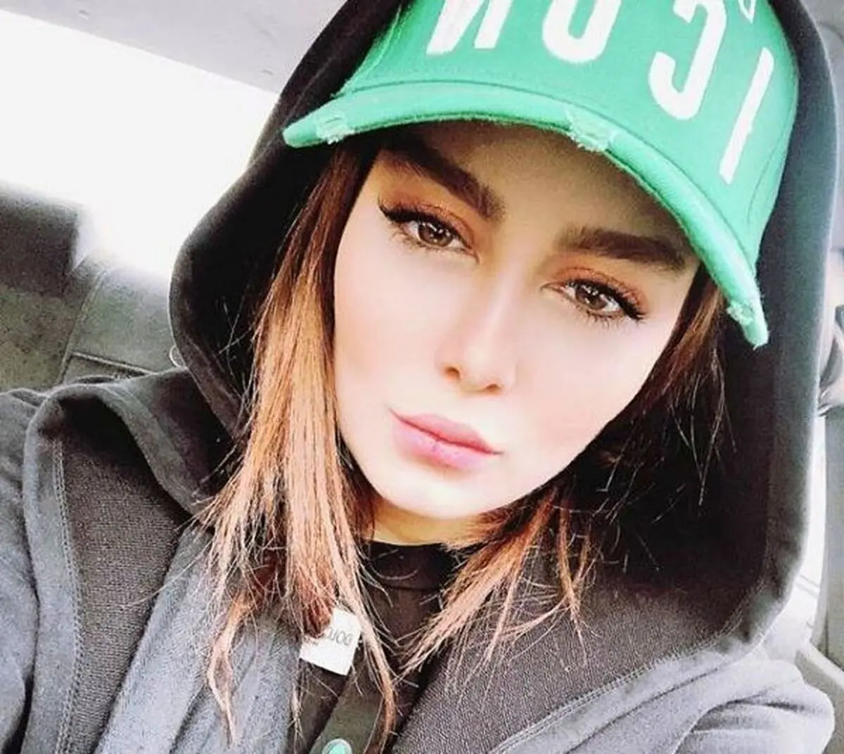 سحر قریشی با پوشش متفاوت و مو ها بلوند!