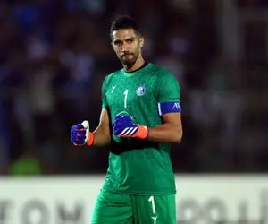 استقلال در بازی با تراکتور شانس آورد!