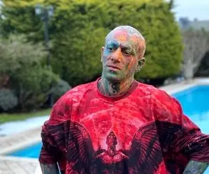 امیر تتلو از هواپیمای شخصی اش رونمایی کرد + عکس 