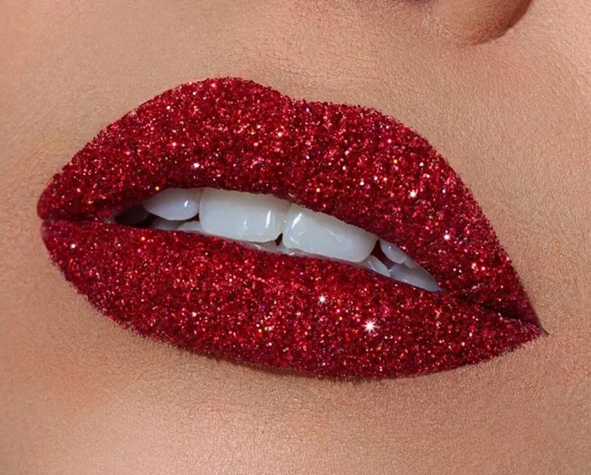 Glitter-lip