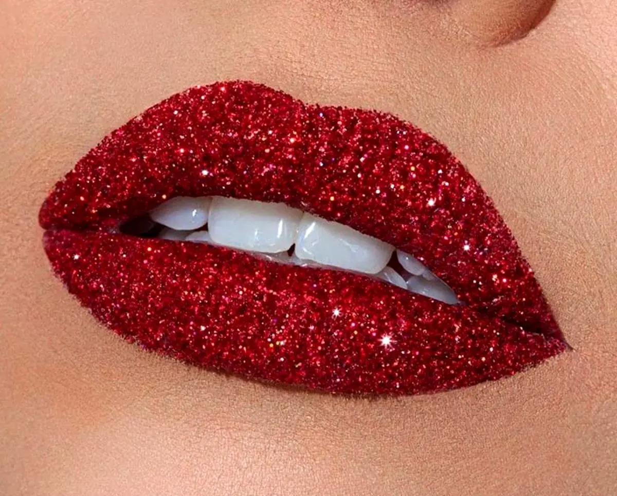 Glitter-lip