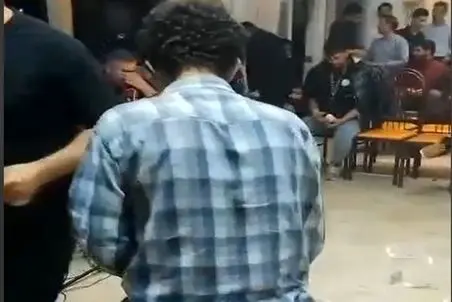 آواز شاد؛ این پسر اومد وسط دوتا حرکن زد خرجی یه ماهشو شاباش جمع کرد رفت