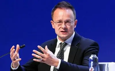 مجارستان دور اوکراین را خط کشید