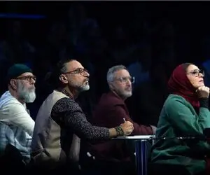 آواز سنتی/چشم جادو داورا ر مبهوت صدای خودش کرده/همه شیفته نگاش میکنند