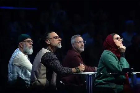 آواز سنتی/چشم جادو داورا ر مبهوت صدای خودش کرده/همه شیفته نگاش میکنند