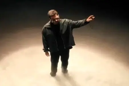 آواز بکر؛ آصف آریا با آهنگ جدید دستم بی نمکه قشنگ هر چی آدم بی معرفته رو توصیف میکنه