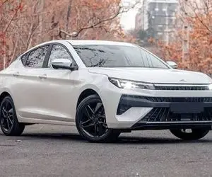 قیمت خودرو  امروز یکشنبه 15 مهر/ پیشنهادی جذاب برای خرید عروس تعریفی کرمان موتور