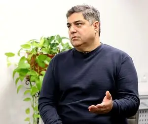 عکسی از شهرام جزایری و همسرش بدون حجاب در تجمعات شبانه
