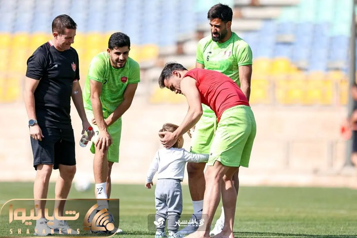 (عکس) پسر خوشگل و جذاب اوستون اورونوف در تمرین پرسپولیس