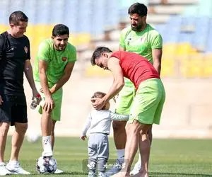 (عکس) پسر خوشگل و جذاب اوستون اورونوف در تمرین پرسپولیس