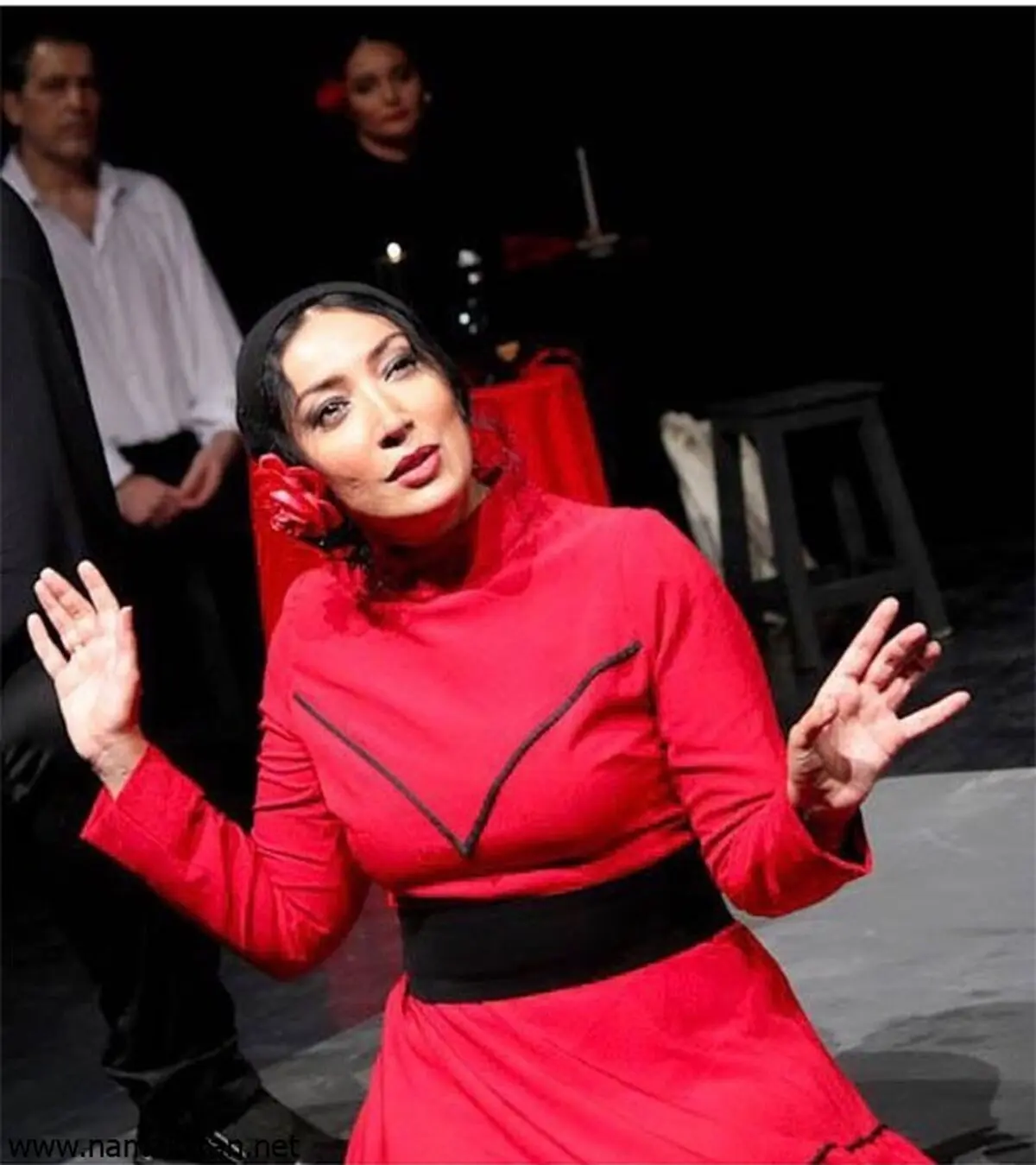 عکس-نگار-عابدی-بر-روی-صحنه-تئاتر