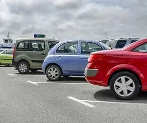 دست فرمون بکر؛ بهترین روش پارک عمودی با دنده عقب یجوری گفتم که زدنش واست بشه باقلوا