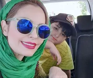 عکاسی سپیده خداوردی در کلبه ای چوبی و ترسناک!