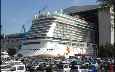 جا به جایی جانکاه؛ کشتی اقیانس پیما که وقتی می خوان بندازنش تو آب زمین می لرزه