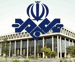 (فیلم) آوازخوانی مجری زن صدا و سیما روی آنتن زنده برای معرفی آهنگ خواننده معروف