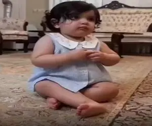 آواز شاد؛ جیقیلی نیم وجبی فک کرد کسی نمیبینه با آهنگ پاشد چنان قری ریخت باباش کپ کرد