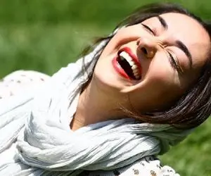 دو قاب از هانیه توسلی؛ خندان و خمار، بدون آرایش و البته کم حجاب