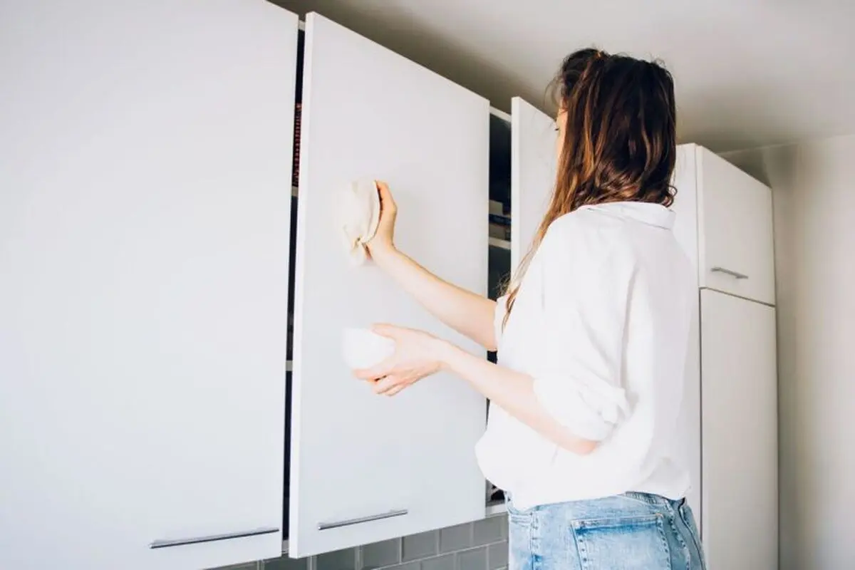 steps-to-clean-kitchen-cabinets-1900630-02-b24262438dae45e081c5358cbf5db941-768x512