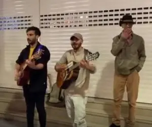 آواز خیابانی؛ دوتا صدا جذاب اومدن بزنن بخونن پیرمرد گنگستر جوری رقصید حواسا پرت شد