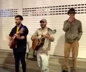 آواز خیابانی؛ دوتا صدا جذاب اومدن بزنن بخونن پیرمرد گنگستر جوری رقصید حواسا پرت شد