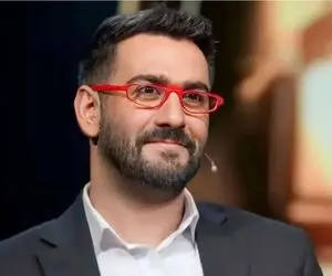 سکانس خندان؛ تو اسکار به نیما میگن نقشت کلاه قرمزیه به تیریش قباش برمیخوره رفتاراشوو