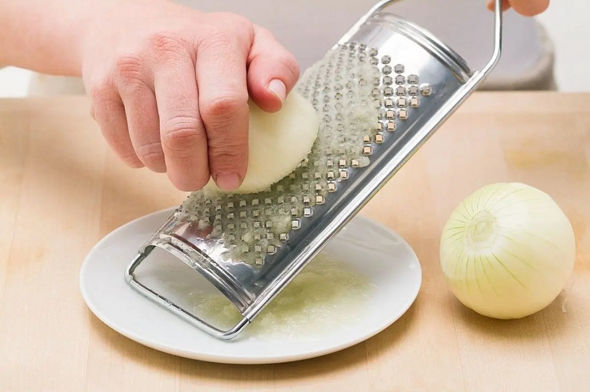 رنده کردن پیاز