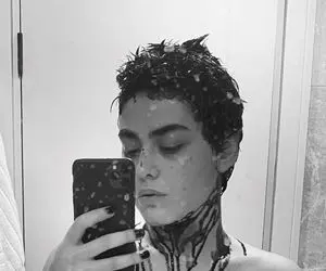 (عکس +18) ریحانه پارسا در حمام خانه اش! 