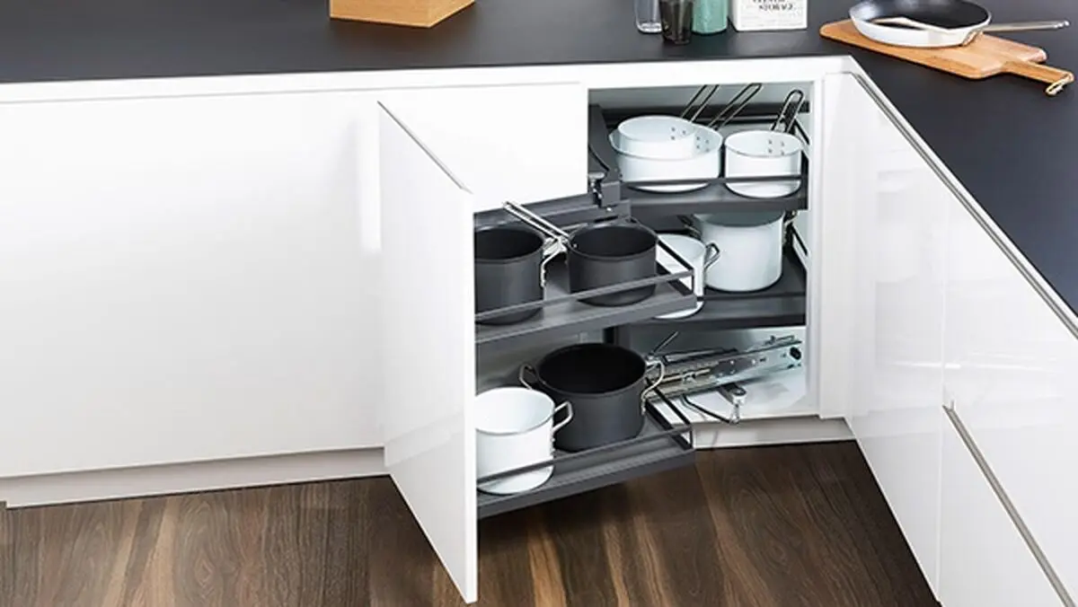 ایده چیدمان قابلمه در کابینت