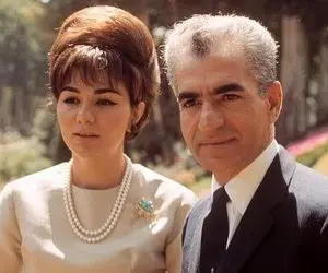 سفر به ایام قدیم سال 1354؛ هدایا خاص و عجیب از سران خارجی به فرح خیانتکار و البسه خاص