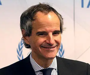 تابلو فرشِ پشت سَر رافائل گروسی سوژه شد