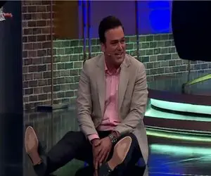 سکانس شاد/خوانندگی پیر مرد خوش صدا و شوخی حامد آهنگی با این صدای زیبا