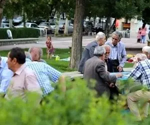 بازنشستگان فعلاً بیمه تکمیلی ندارند