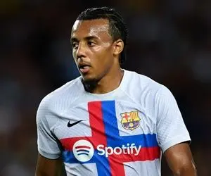 غول های فوتبال اروپا مدافع بارسلونا می خواهند