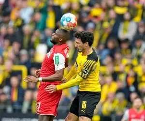 طلایی پوشان به دنبال صدرنشینی + عکس