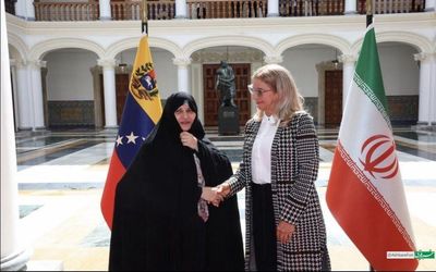 (عکس) دیدار جمیله علم‌الهدی با همسر مادورو در ونزوئلا
