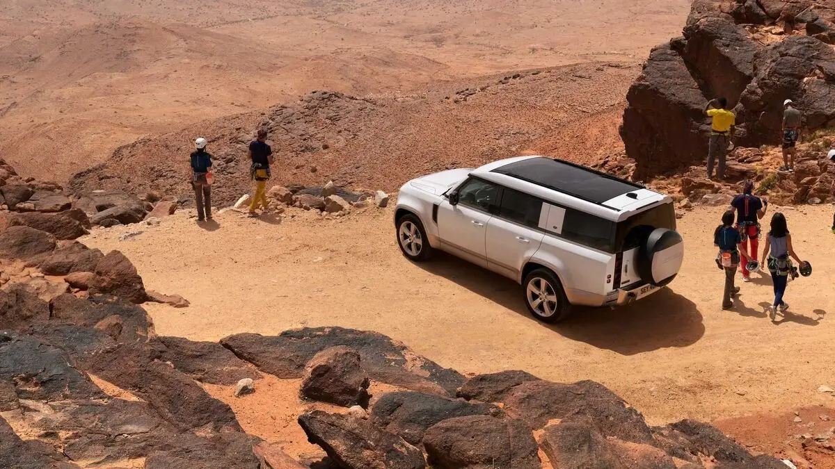 Land Rover Defender 130