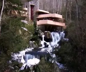 معماری خلاقانه؛ روی رودخونه جای این که پل بسازن دو طرفو وصل کنن ساختمون پله ای ساختن