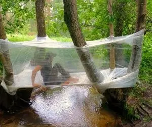 معماری خلاقانه؛ آقاهه با مشما یه پناهگاه رویایی ساخته شرشر بارون مییاد عین خیالش نیست