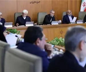 تصویب عیدی ۱۰ میلیون تومانی در هیئت دولت؛ گزارش مذاکرات عمان روی میز پزشکیان