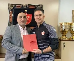 مربی پرسپولیس تمدید کرد