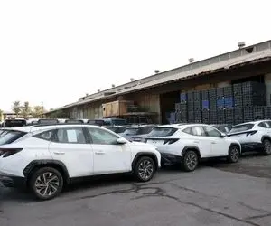 بلاتکلیفی تعرفه واردات خودرو در سال ۱۴۰۴ عامل توقف فروش خودروهای وارداتی شده
