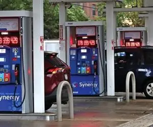 از ابتدای جنگ بنزین در آمریکا چند درصد گران شد؟