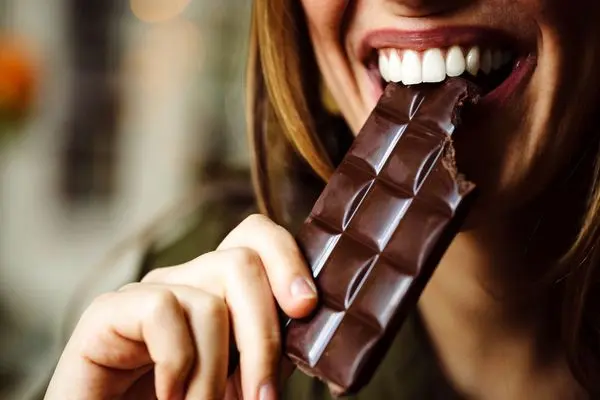 7 Proven Health Benefits of Dark Chocolate