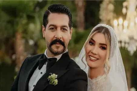 آواز شاد/ رقص و آواز متین ستوده و همسرش تو کنسرت امید حاجیلی / رو صندلی بند نیستند