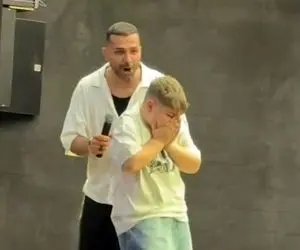 آواز شاد؛ بچه دهه نودیه گودزیلا بلند میشه به رقصیدن تا ثانیه آخر که بشینه هم رو هواست