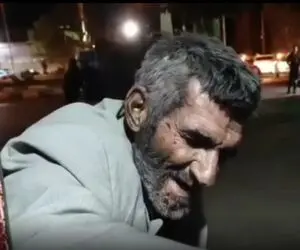 آواز خیابانی؛ ببینید این پیرمرد با کٌردی خوندن سوزناک سهراب پور ناظری رو احساساتی کرد